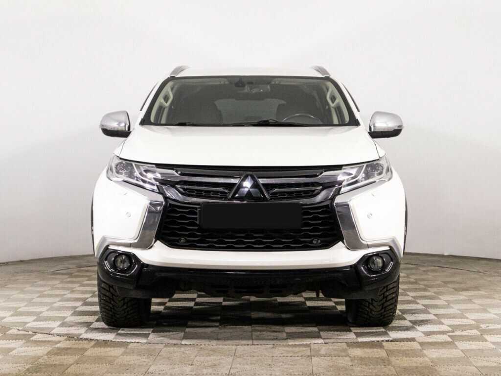 Mitsubishi Pajero Sport с пробегом — 2018 год. Фото: #1