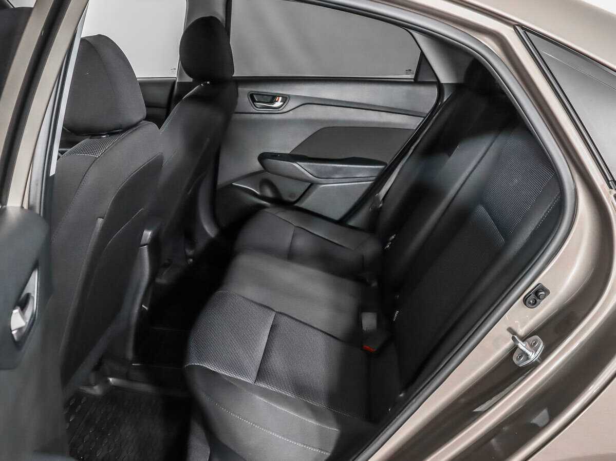 Hyundai Solaris с пробегом — 2022 год. Фото: #9