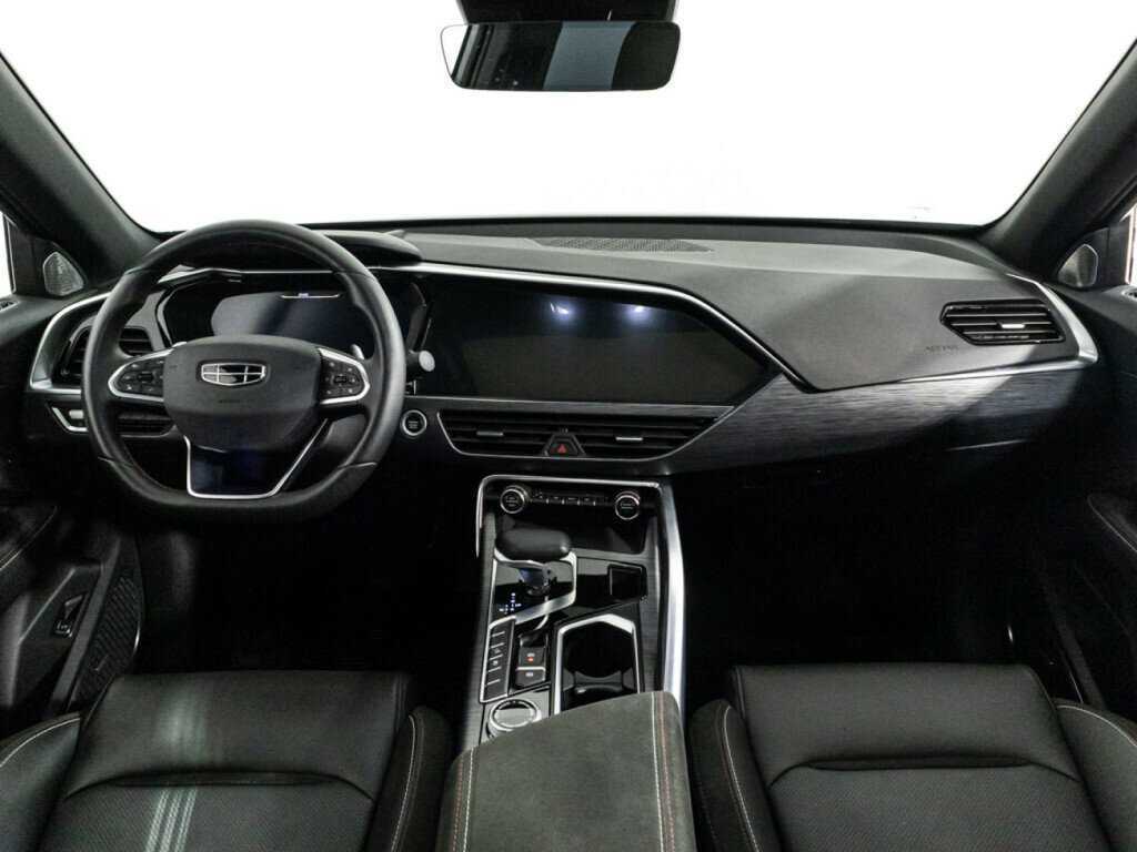 Geely Tugella с пробегом — 2023 год. Фото: #12