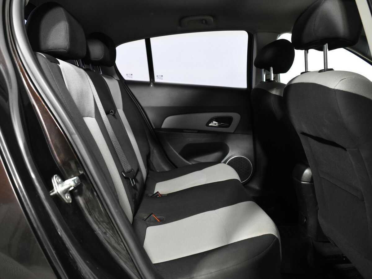 Chevrolet Cruze с пробегом — 2013 год. Фото: #9