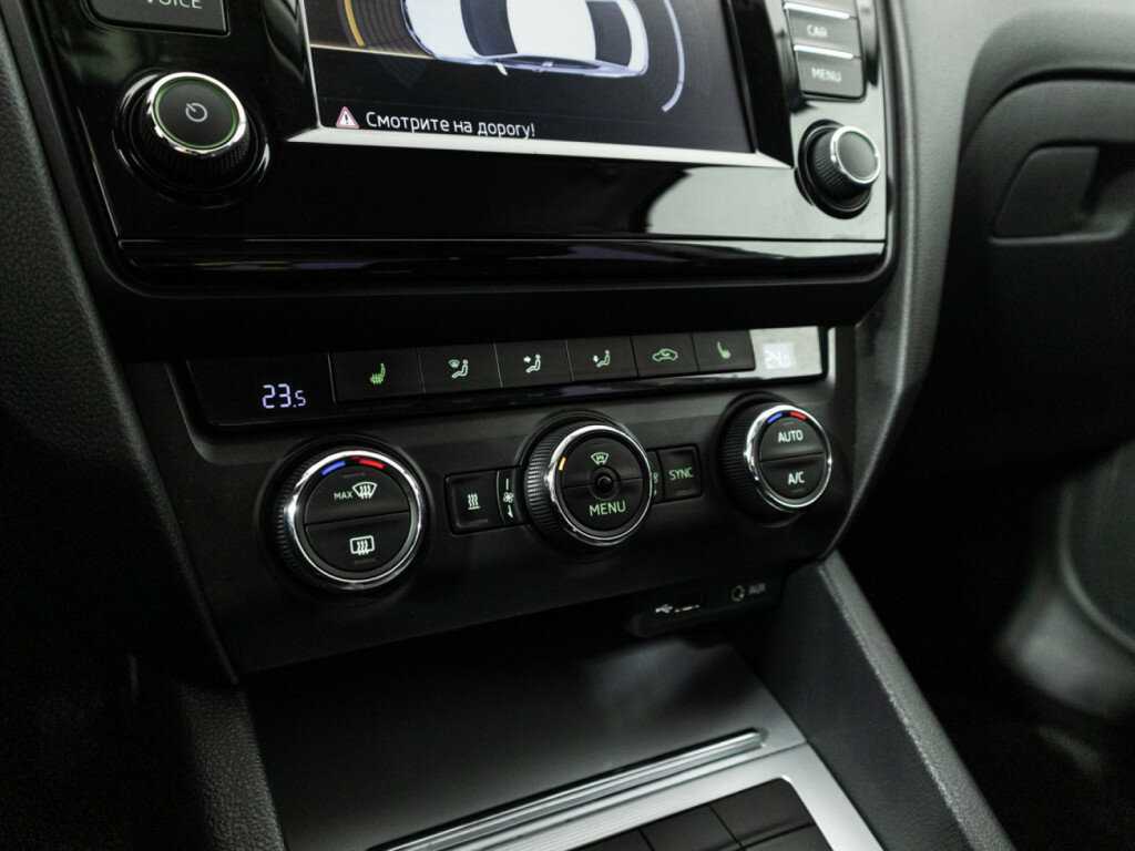 Skoda Octavia с пробегом — 2015 год. Фото: #16