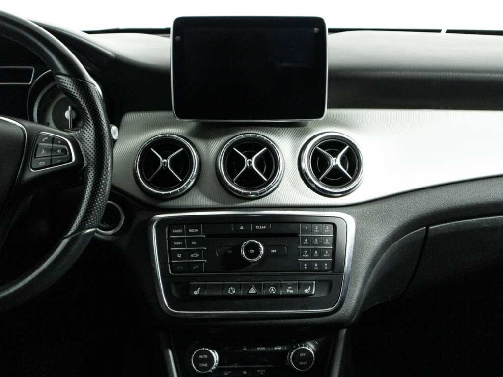 Mercedes-Benz CLA с пробегом — 2015 год. Фото: #13