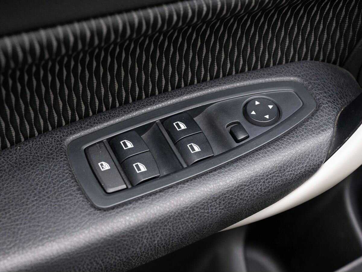 BMW 1 серии с пробегом — 2013 год. Фото: #13