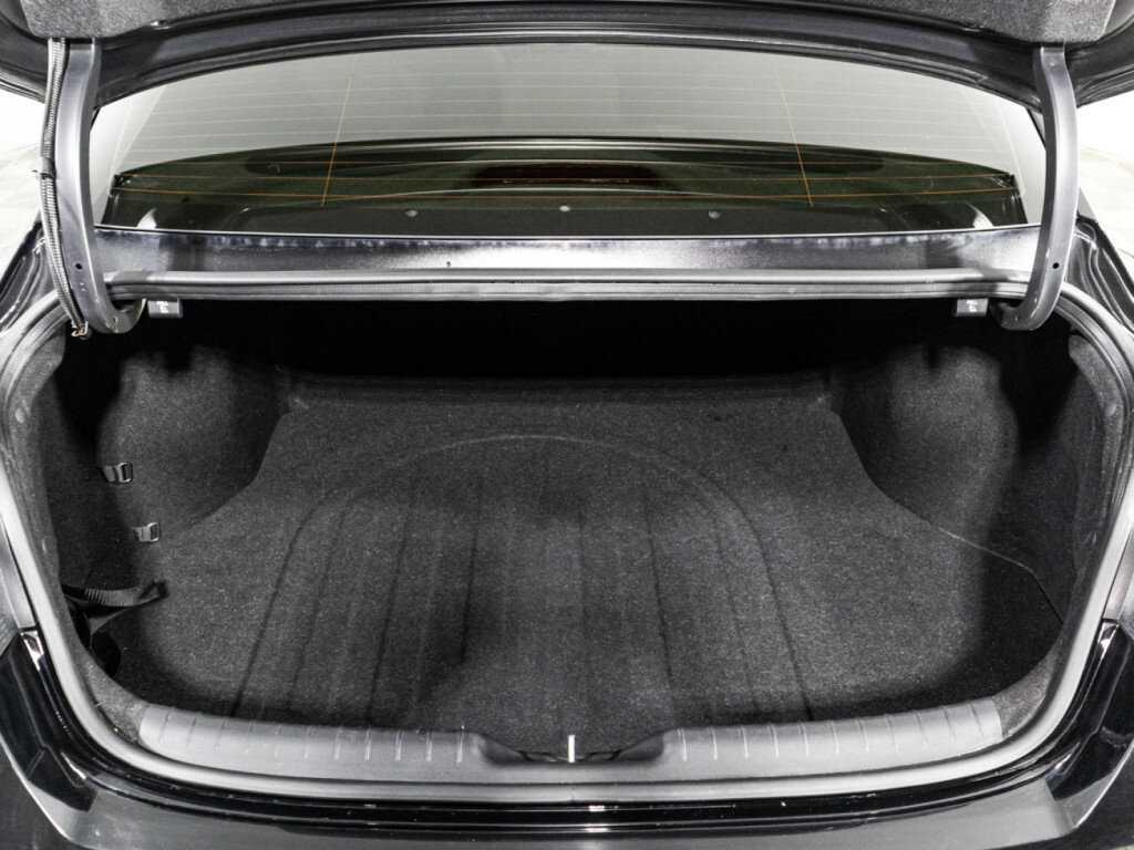 Hyundai Elantra с пробегом — 2021 год. Фото: #14