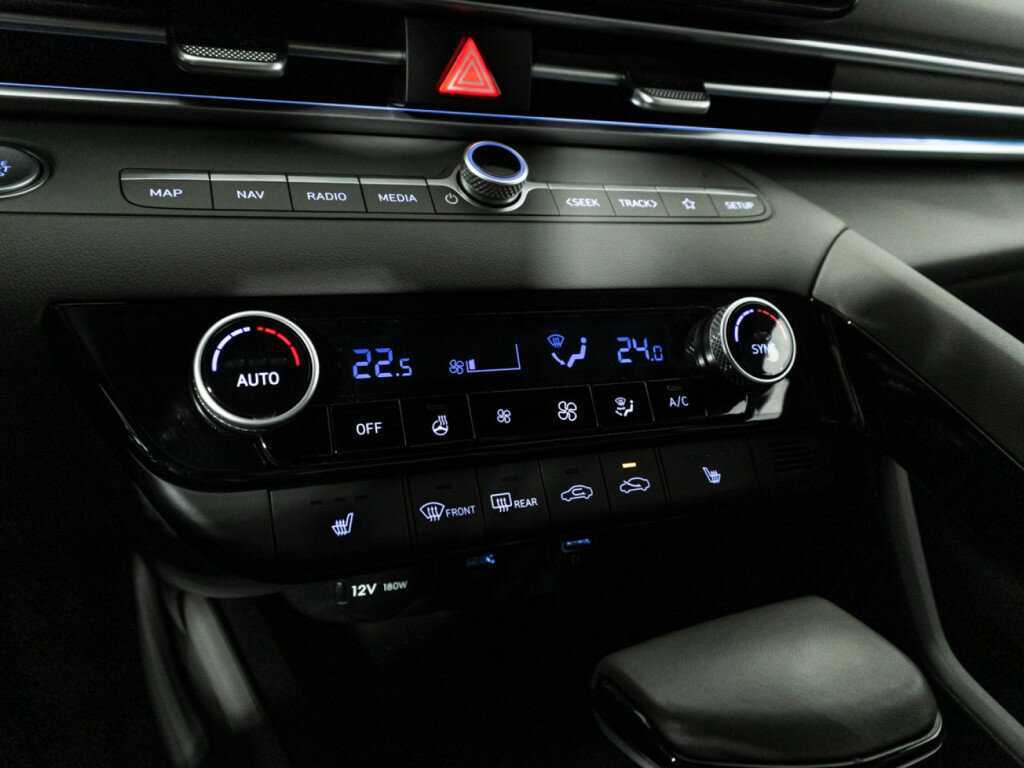 Hyundai Elantra с пробегом — 2021 год. Фото: #19