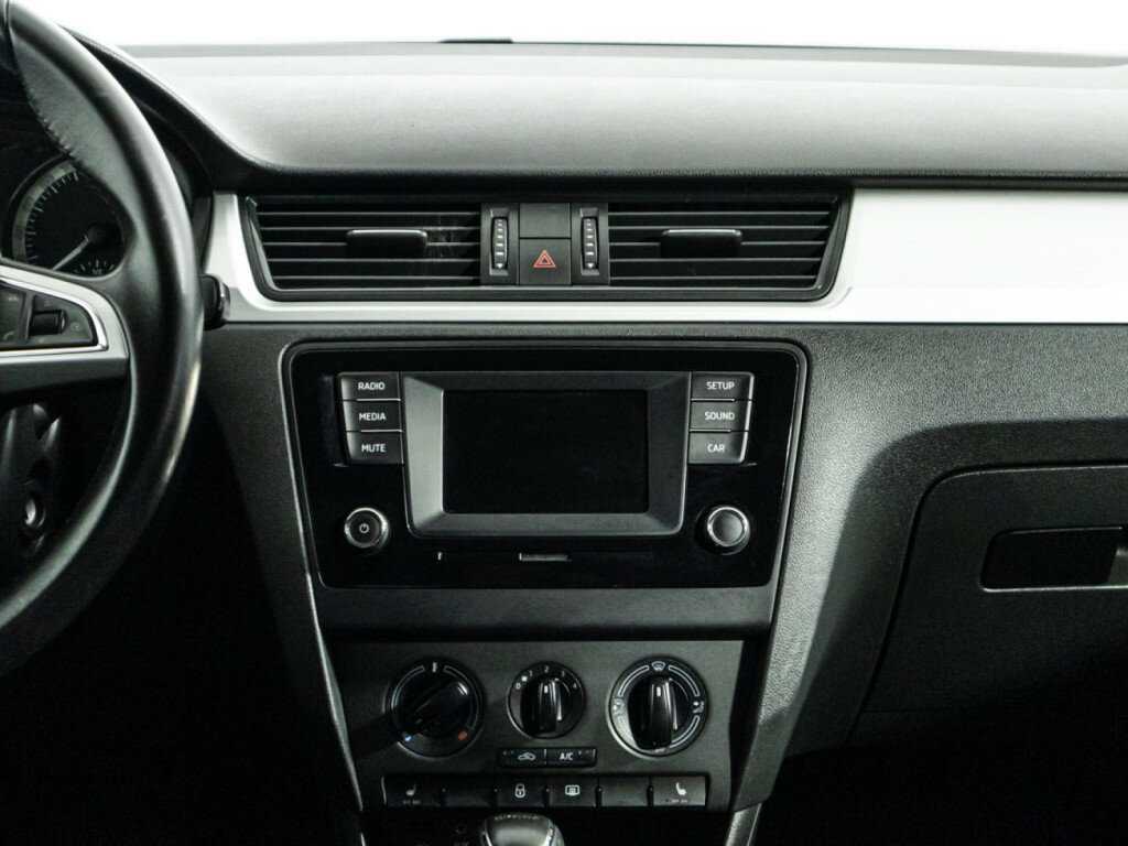 Skoda Rapid с пробегом — 2016 год. Фото: #13