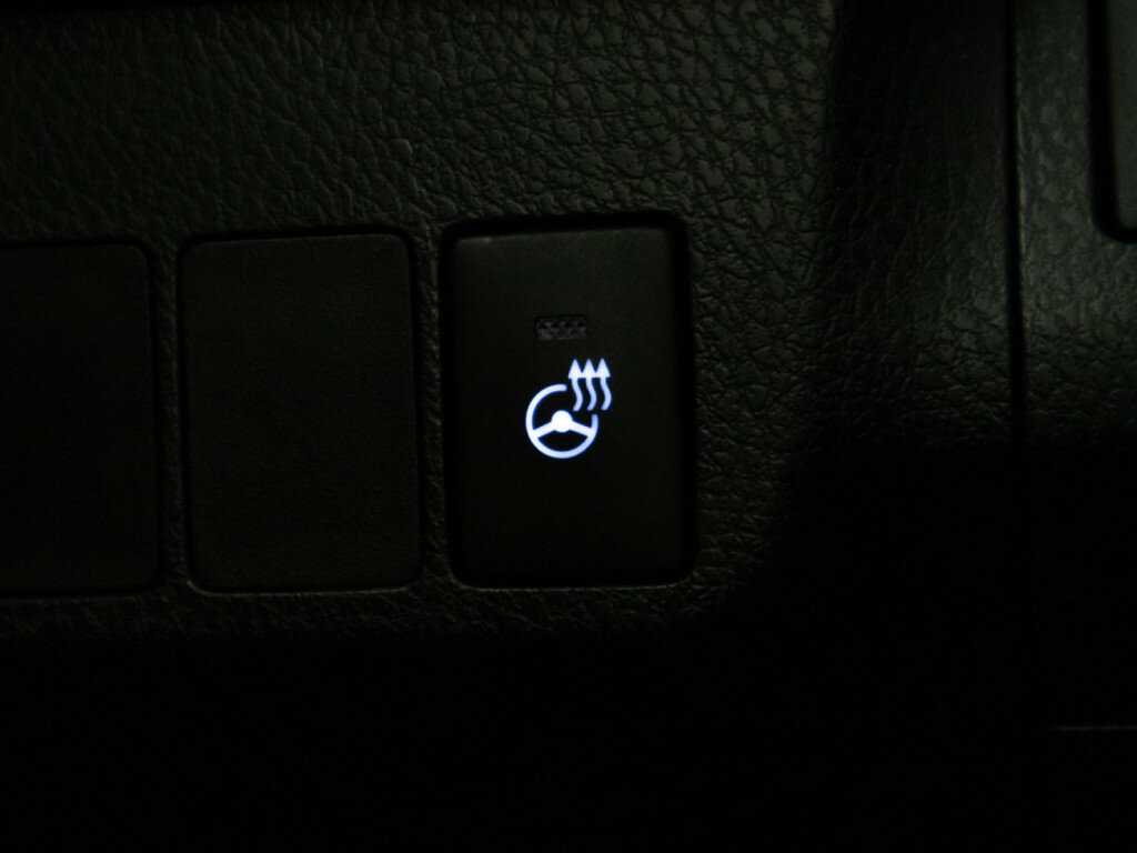 Toyota RAV4 с пробегом — 2015 год. Фото: #17