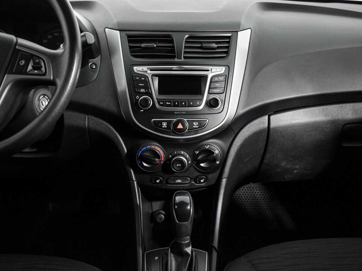 Hyundai Solaris с пробегом — 2015 год. Фото: #14