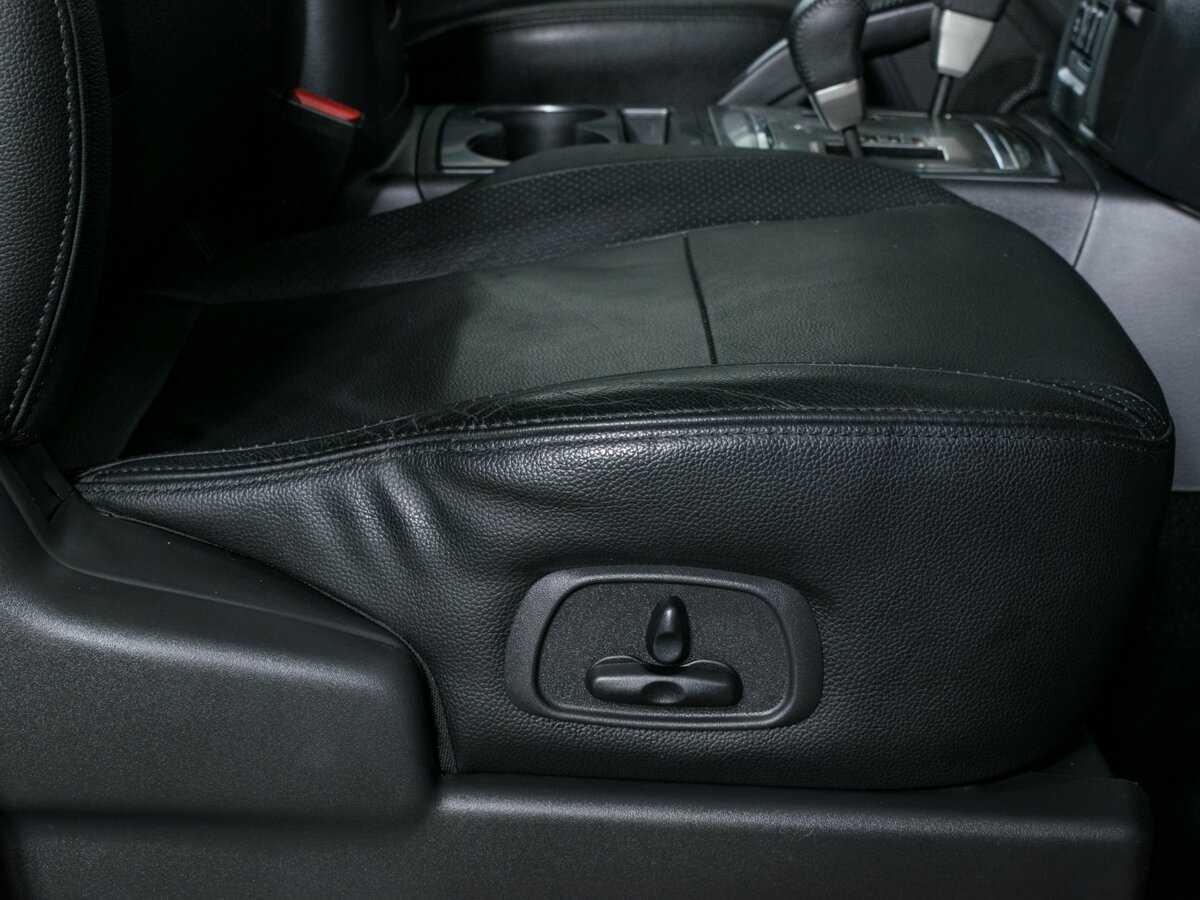 Mitsubishi Pajero с пробегом — 2013 год. Фото: #13