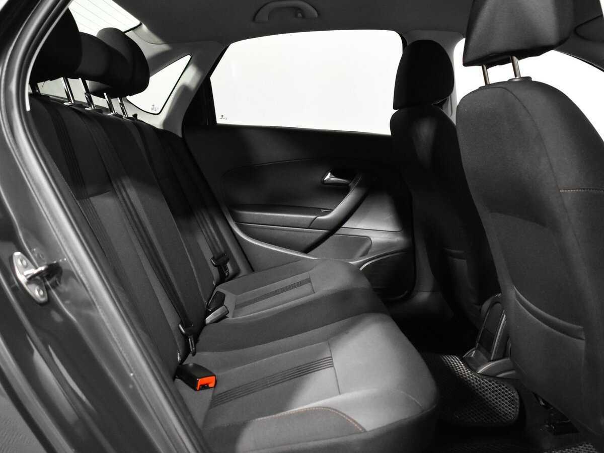 Volkswagen Polo с пробегом — 2017 год. Фото: #9