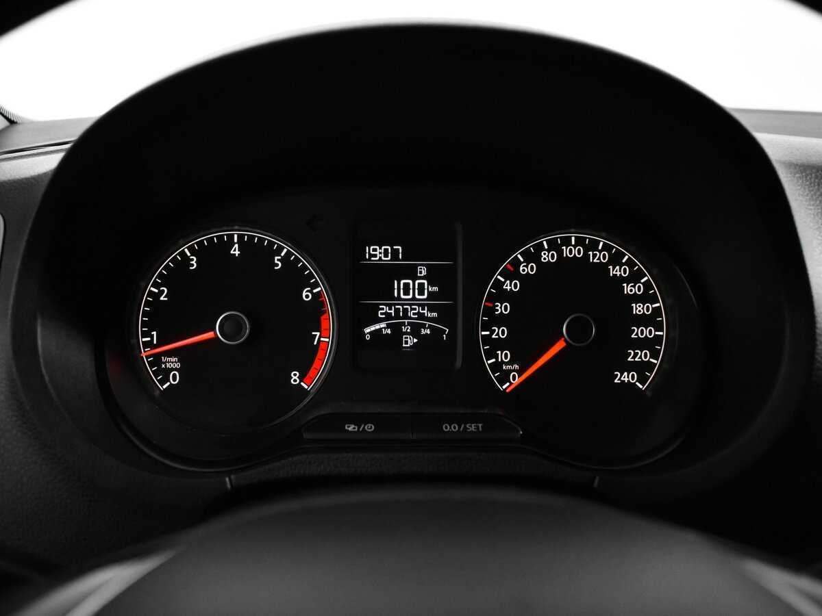 Volkswagen Polo с пробегом — 2017 год. Фото: #10