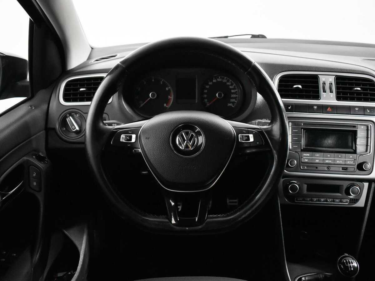 Volkswagen Polo с пробегом — 2017 год. Фото: #12