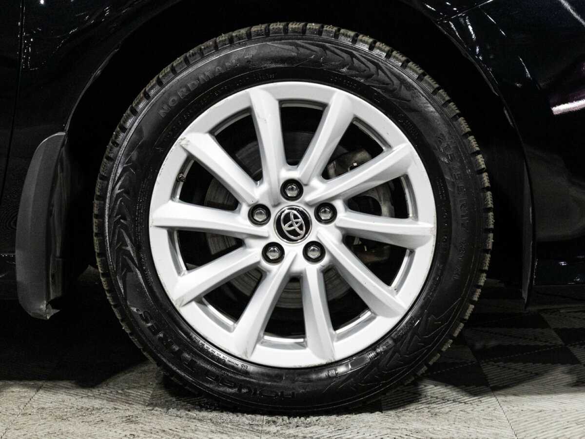 Toyota Camry с пробегом — 2022 год. Фото: #17