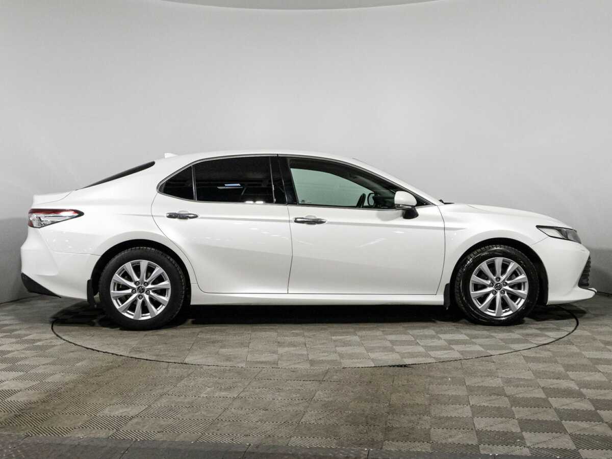 Toyota Camry с пробегом — 2019 год. Фото: #3