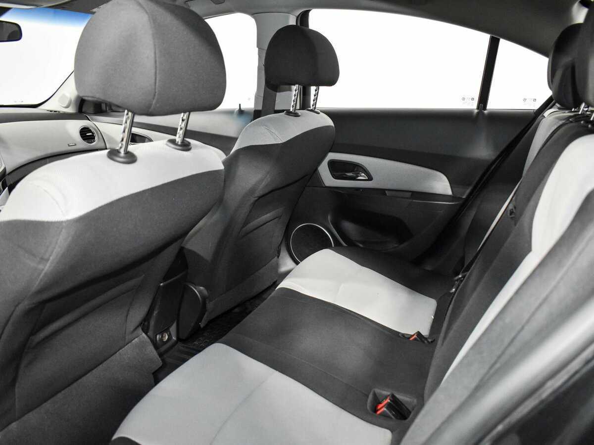 Chevrolet Cruze с пробегом — 2013 год. Фото: #10