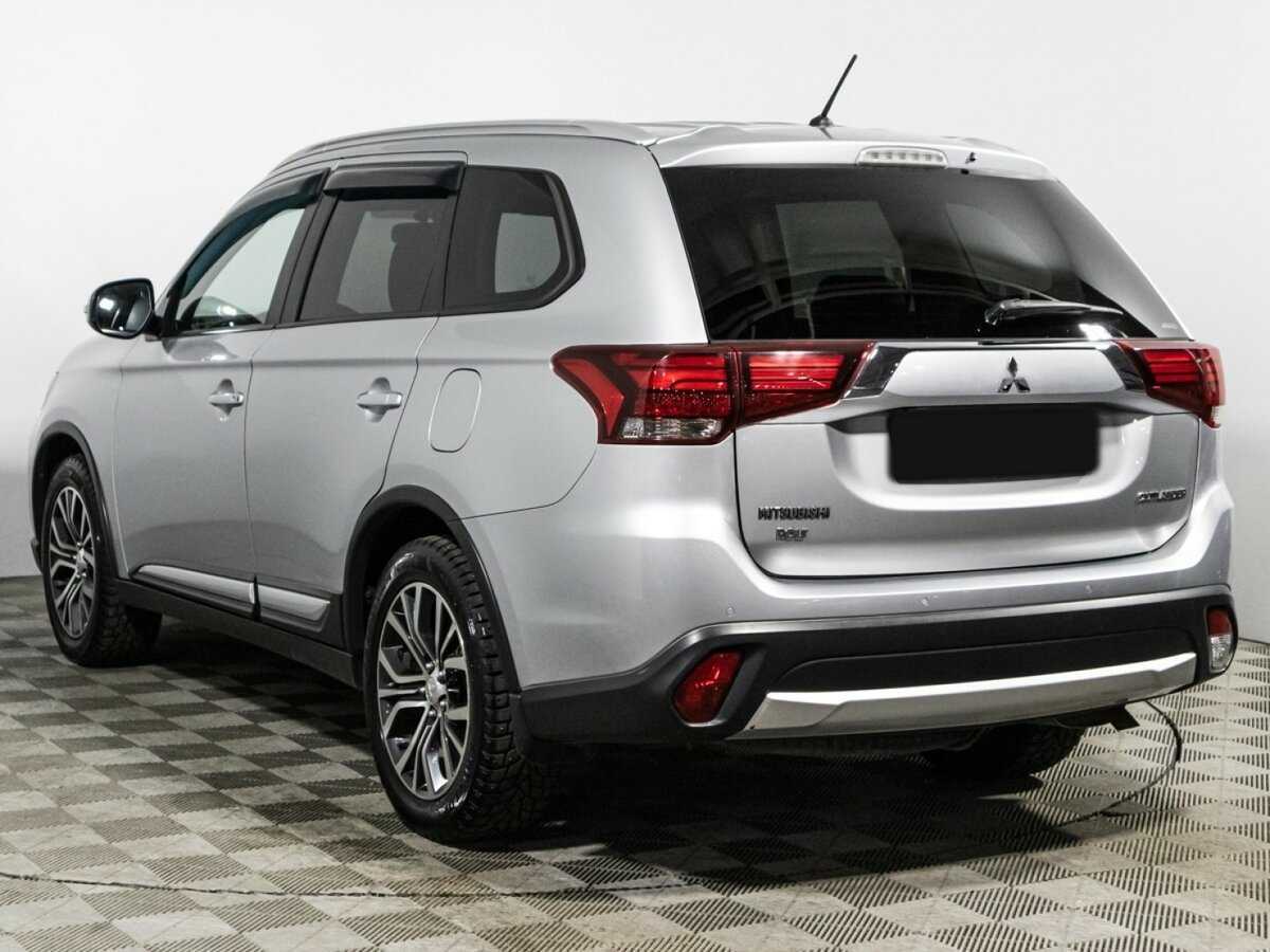 Mitsubishi Outlander с пробегом — 2016 год. Фото: #6