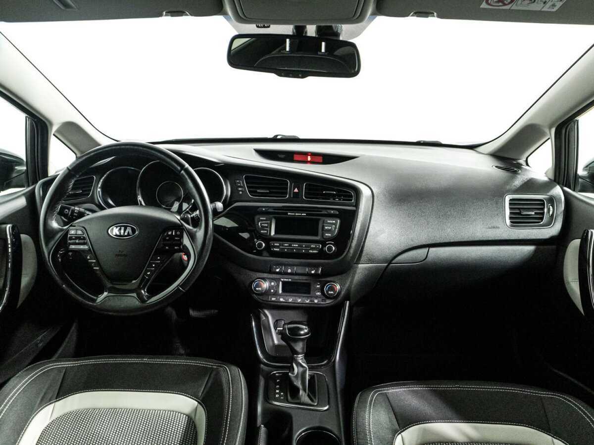 Kia Ceed с пробегом — 2015 год. Фото: #12