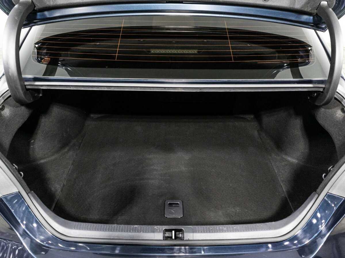 Toyota Camry с пробегом — 2018 год. Фото: #27