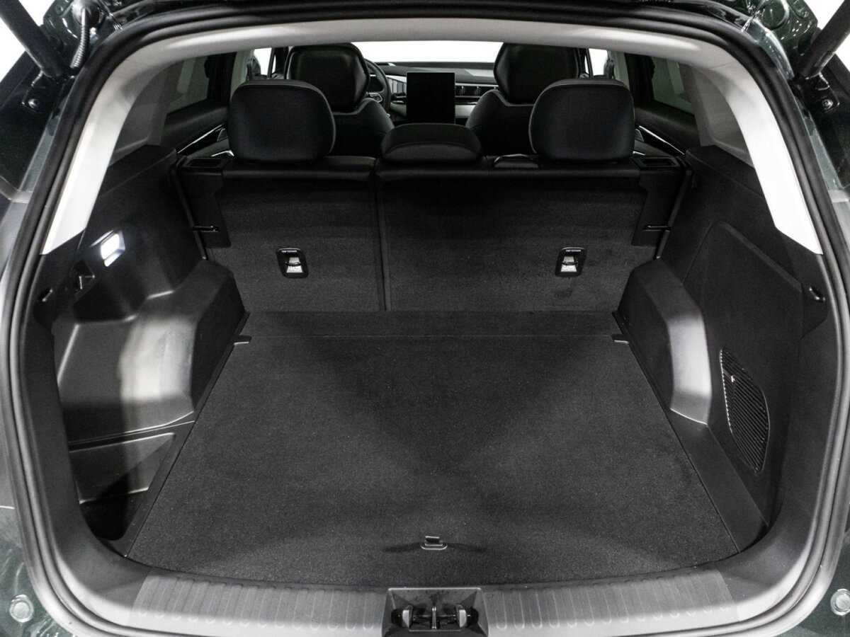 Geely Atlas с пробегом — 2024 год. Фото: #14