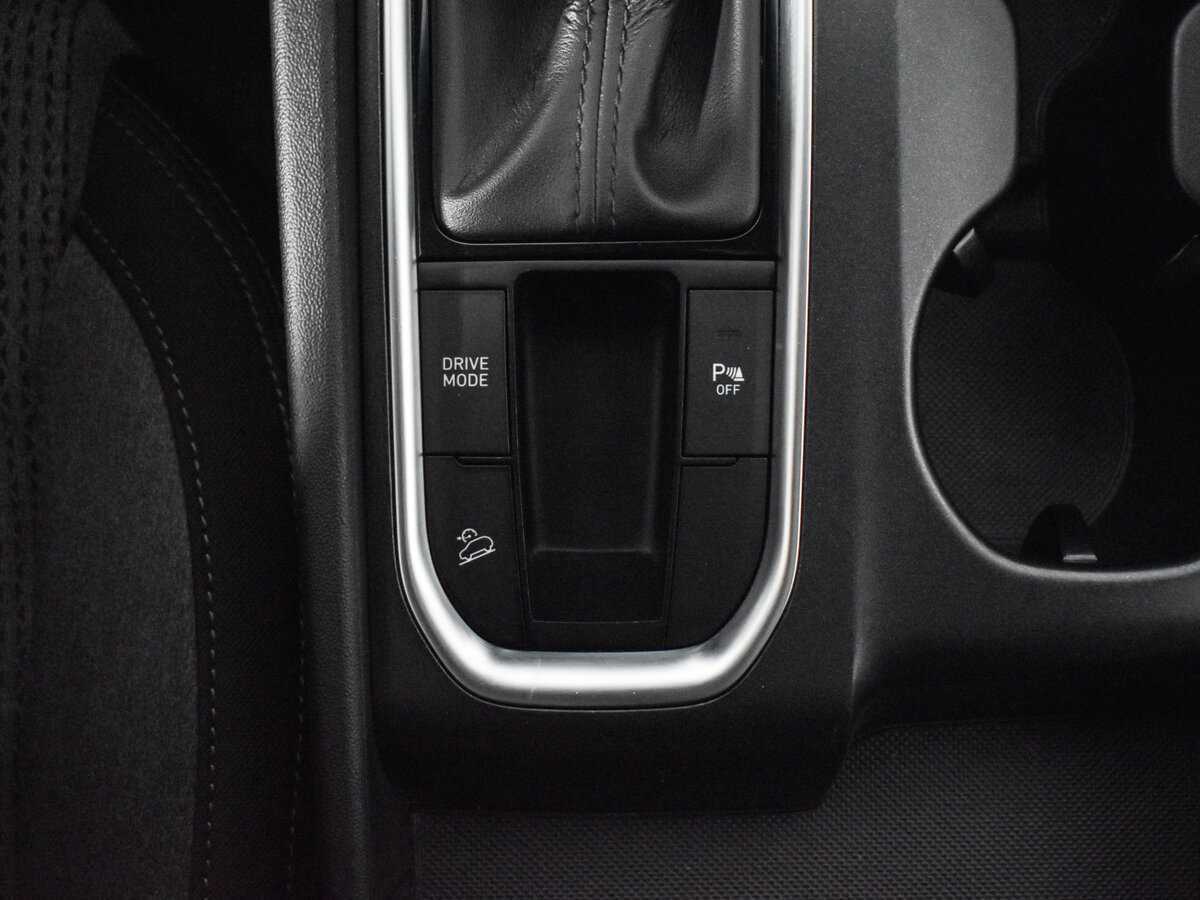 Hyundai Santa Fe с пробегом — 2018 год. Фото: #8