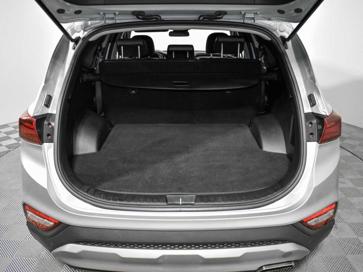 Hyundai Santa Fe с пробегом — 2018 год. Фото: #18