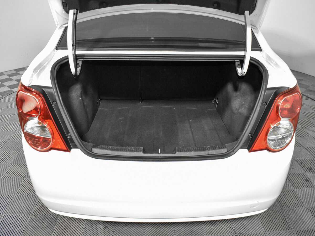 Chevrolet Aveo с пробегом — 2014 год. Фото: #14