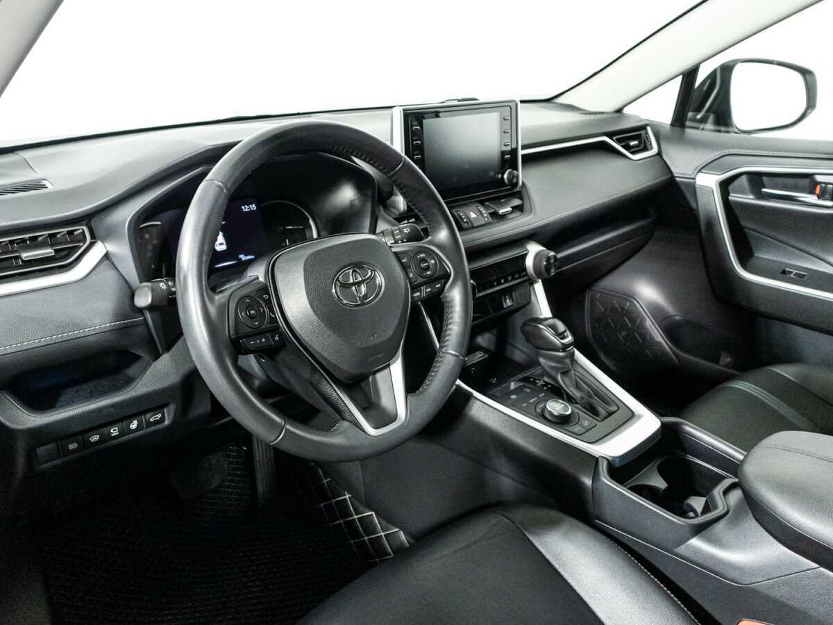 Toyota RAV4 с пробегом — 2021 год. Фото: #10