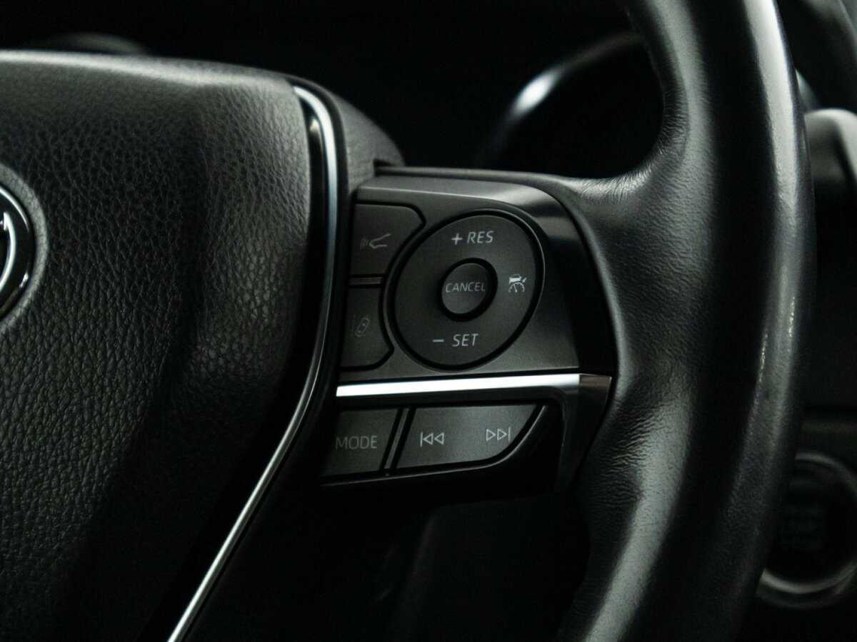 Toyota Camry с пробегом — 2018 год. Фото: #23