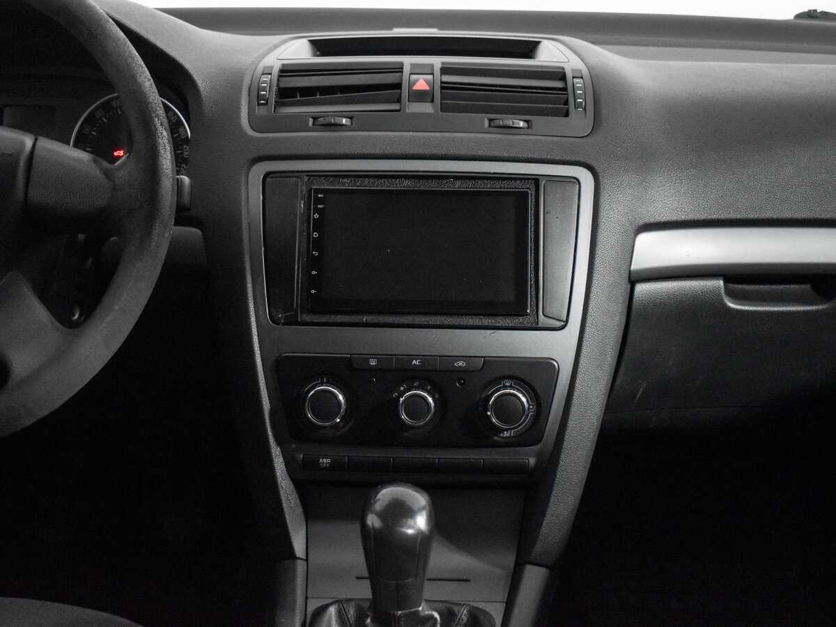 Skoda Octavia с пробегом — 2012 год. Фото: #12