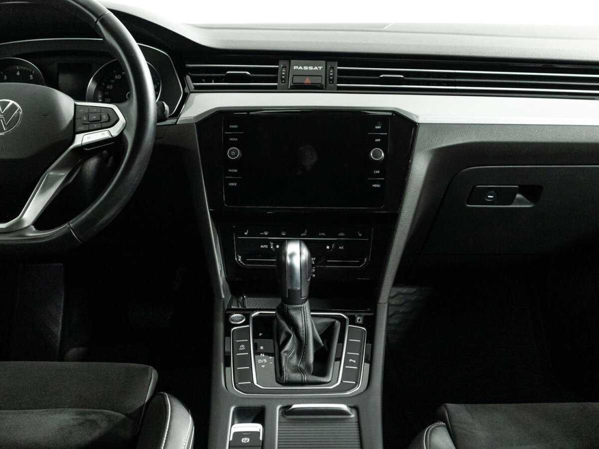 Volkswagen Passat с пробегом — 2020 год. Фото: #13