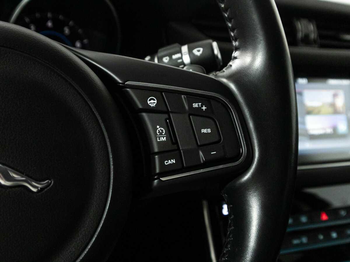 Jaguar XF с пробегом — 2016 год. Фото: #23
