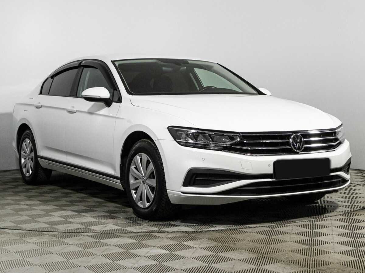 Volkswagen Passat с пробегом — 2021 год. Фото: #2