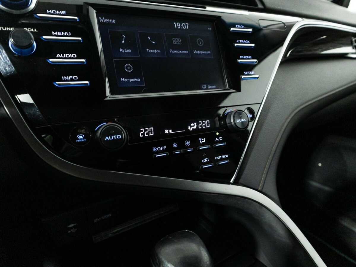 Toyota Camry с пробегом — 2020 год. Фото: #16