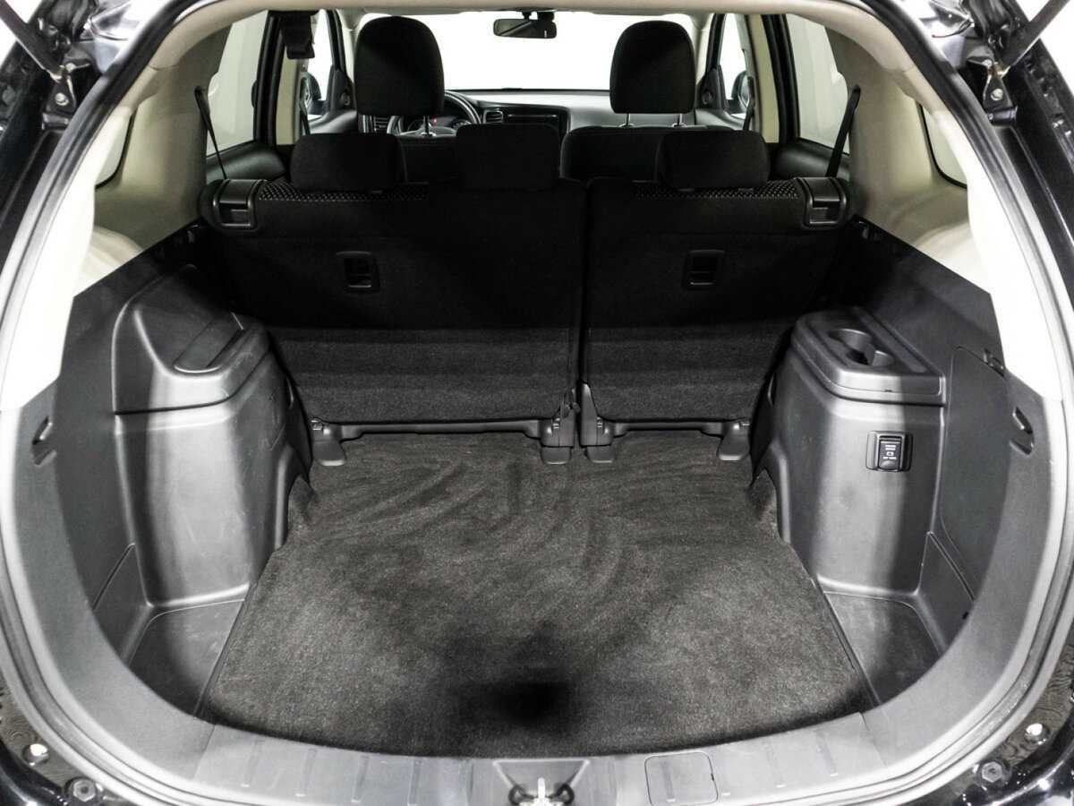 Mitsubishi Outlander с пробегом — 2018 год. Фото: #14