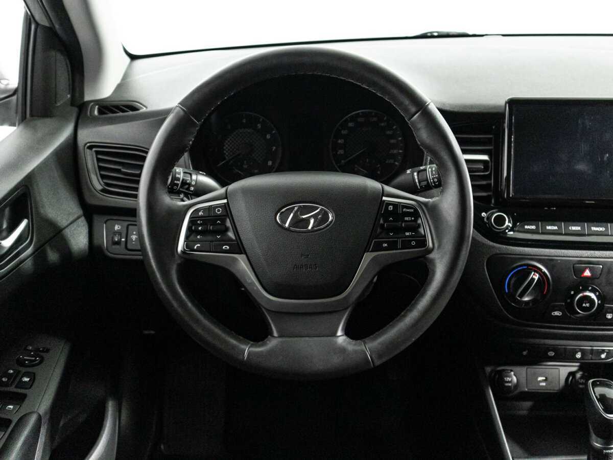 Hyundai Solaris с пробегом — 2022 год. Фото: #16