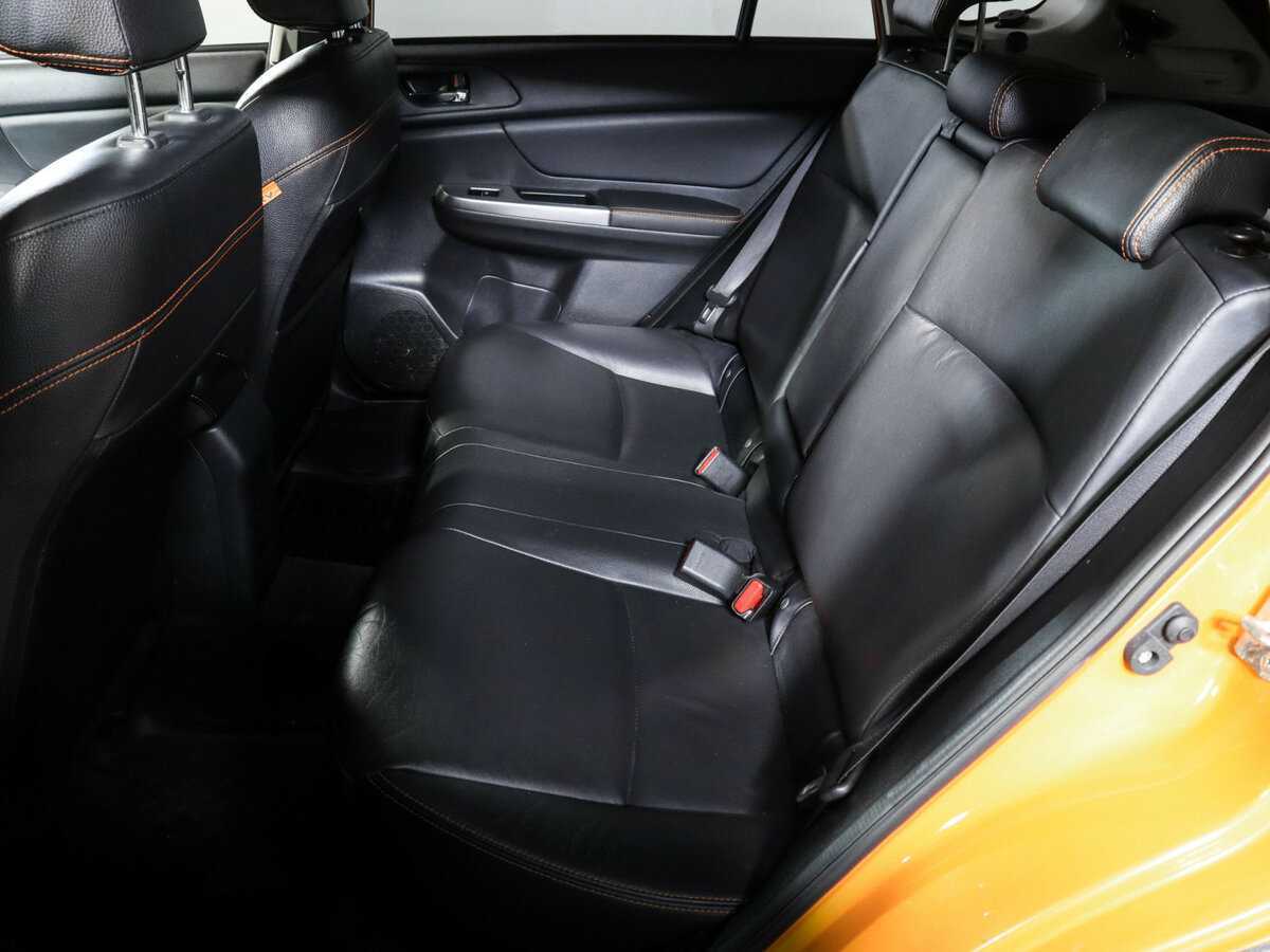 Subaru XV с пробегом — 2015 год. Фото: #6
