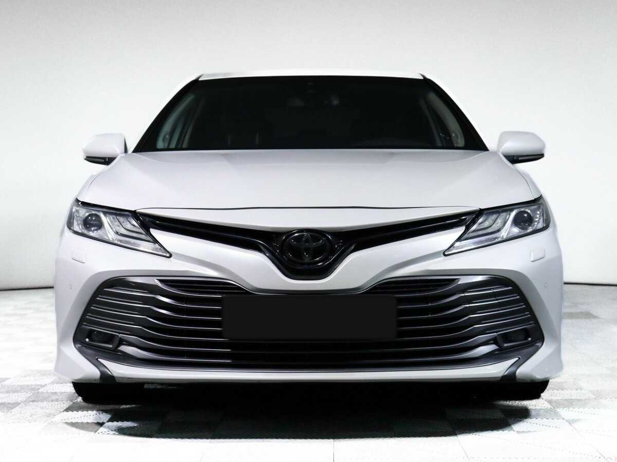 Toyota Camry с пробегом — 2019 год. Фото: #1