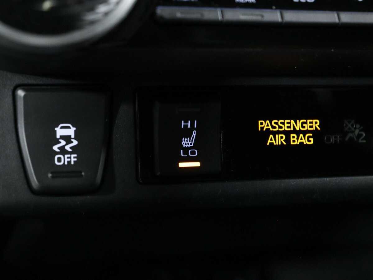 Toyota RAV4 с пробегом — 2021 год. Фото: #17