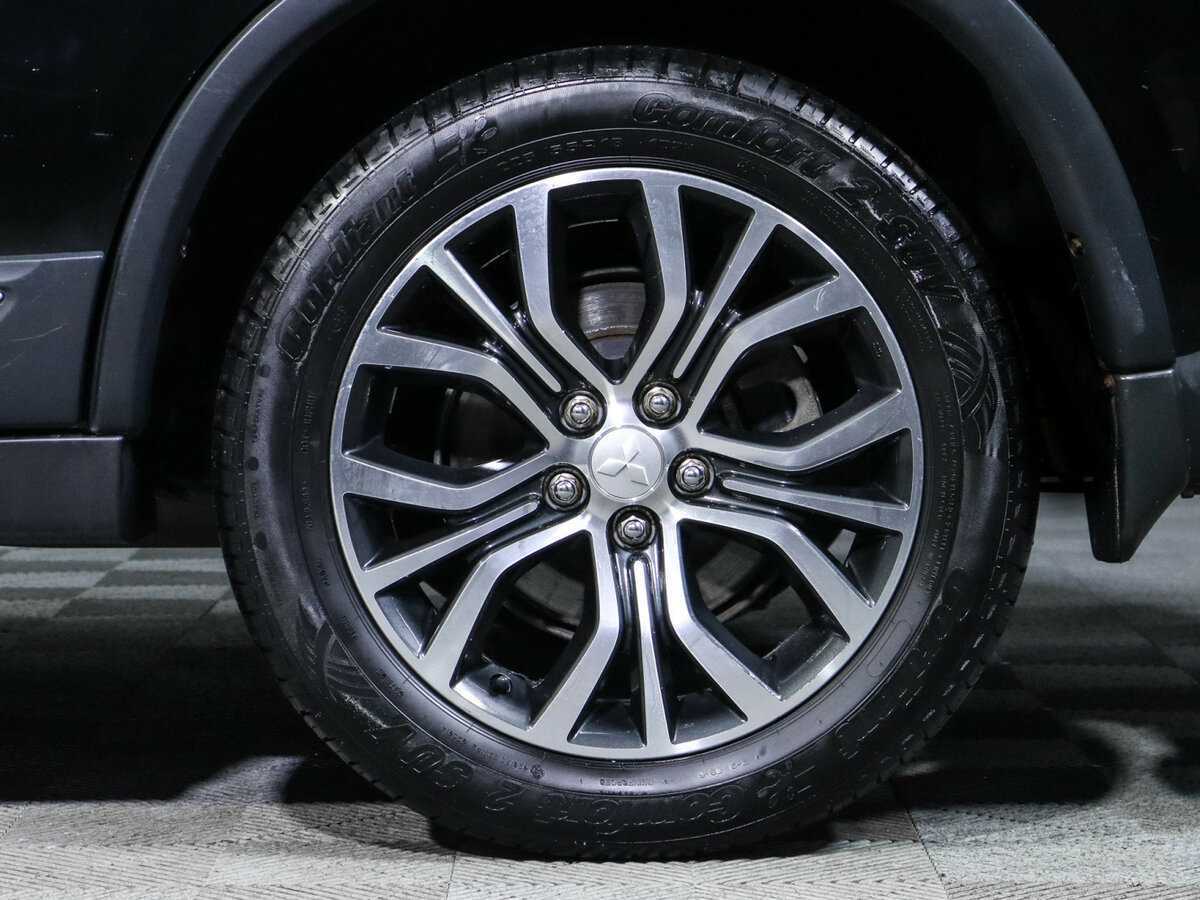 Mitsubishi Outlander с пробегом — 2018 год. Фото: #11