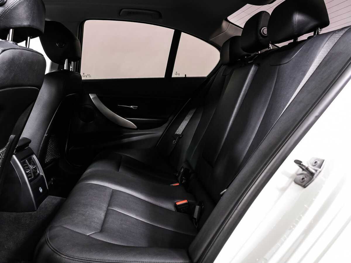 BMW 3 серии с пробегом — 2017 год. Фото: #12