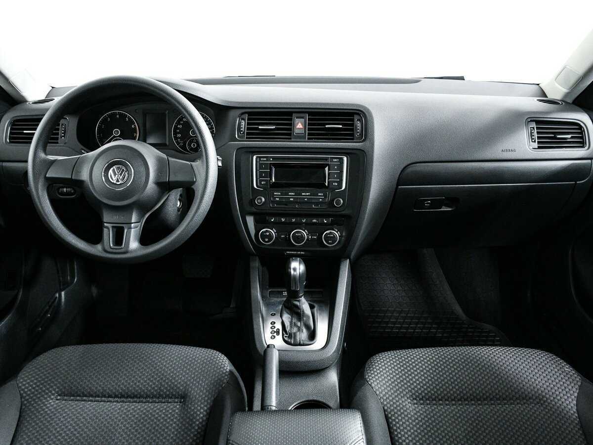 Volkswagen Jetta с пробегом — 2014 год. Фото: #10