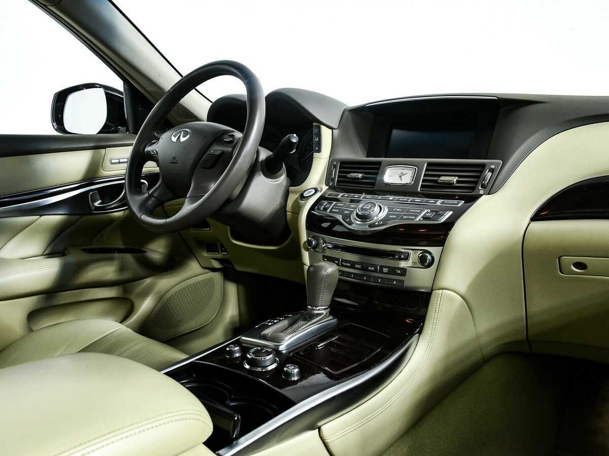 Infiniti Q70 с пробегом — 2016 год. Фото: #6