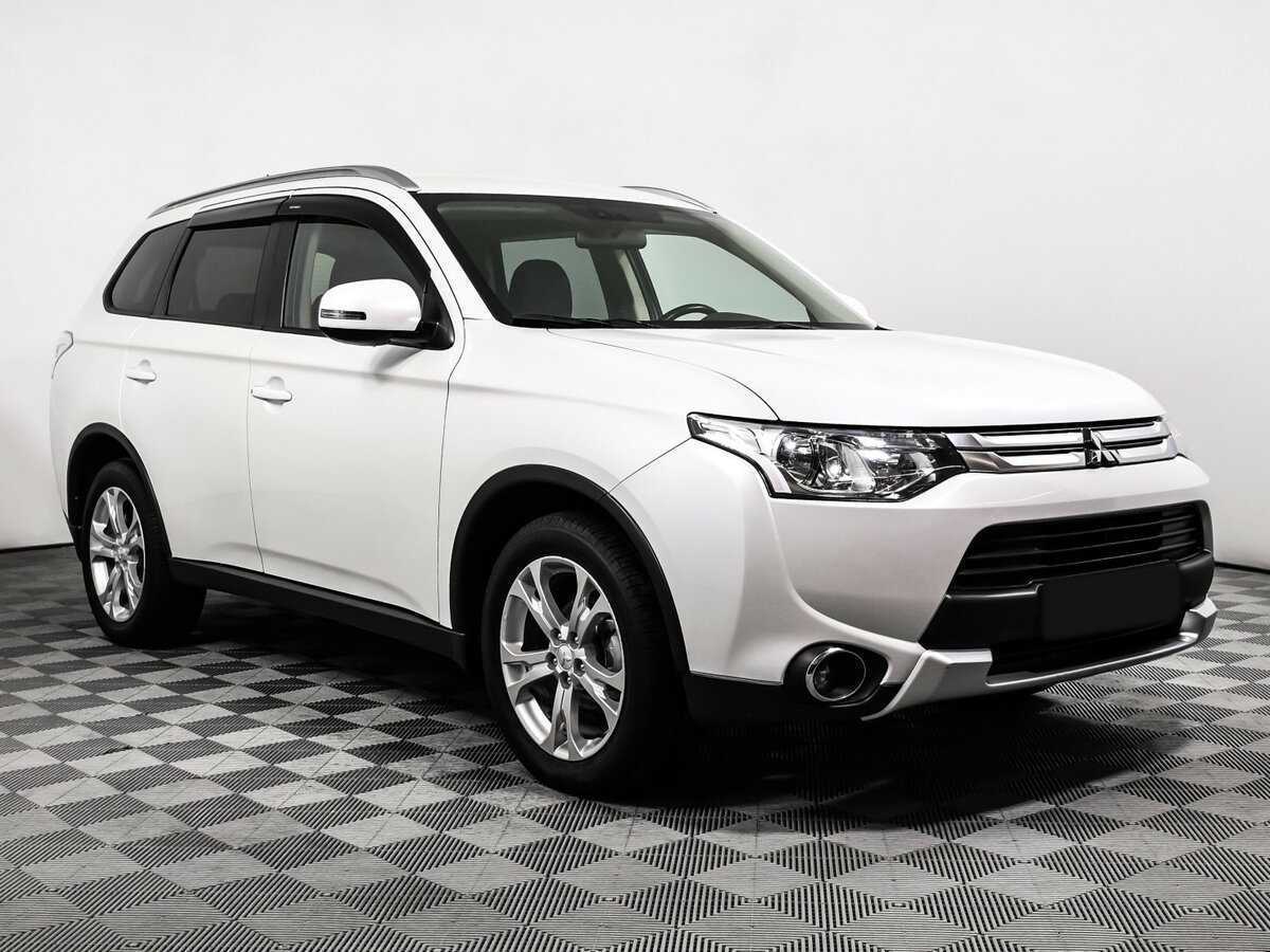 Mitsubishi Outlander с пробегом — 2014 год. Фото: #2