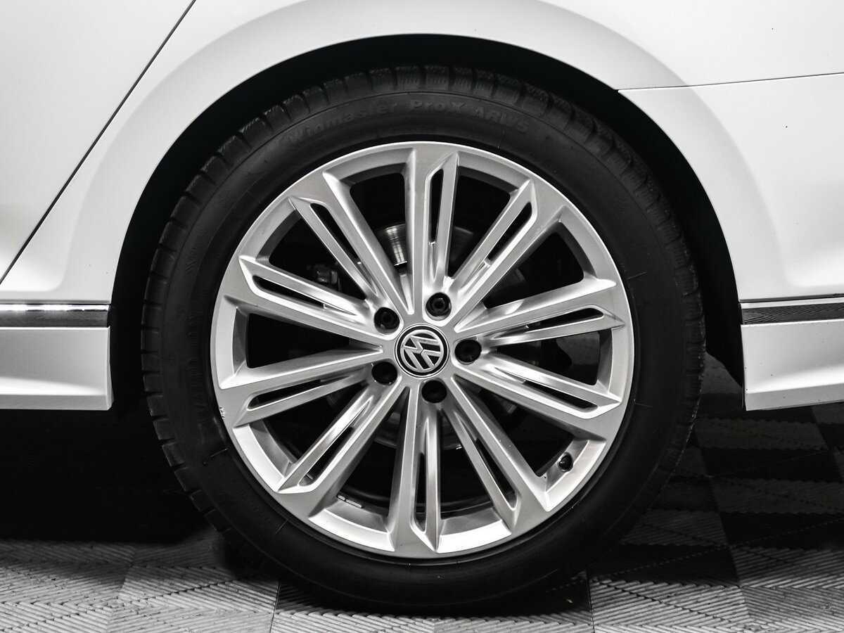 Volkswagen Passat с пробегом — 2019 год. Фото: #16