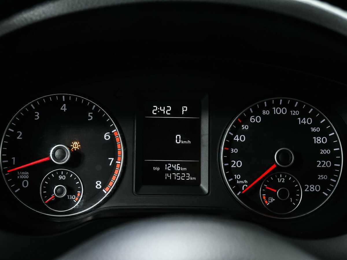 Volkswagen Jetta с пробегом — 2013 год. Фото: #9