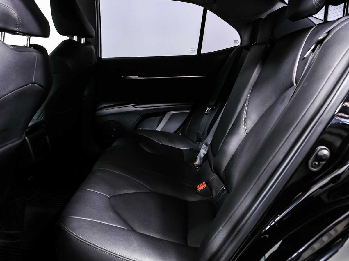Toyota Camry с пробегом — 2022 год. Фото: #12
