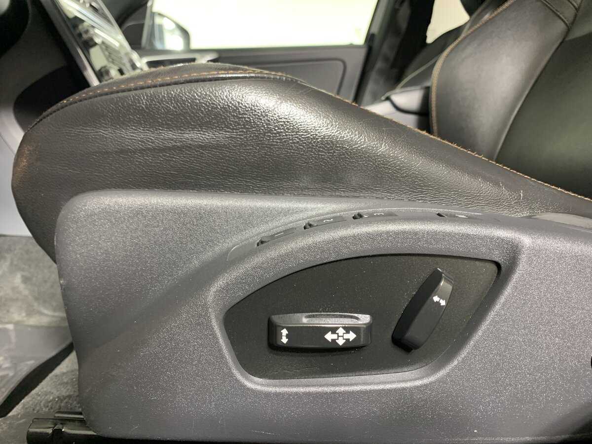 Volvo XC60 с пробегом — 2016 год. Фото: #16