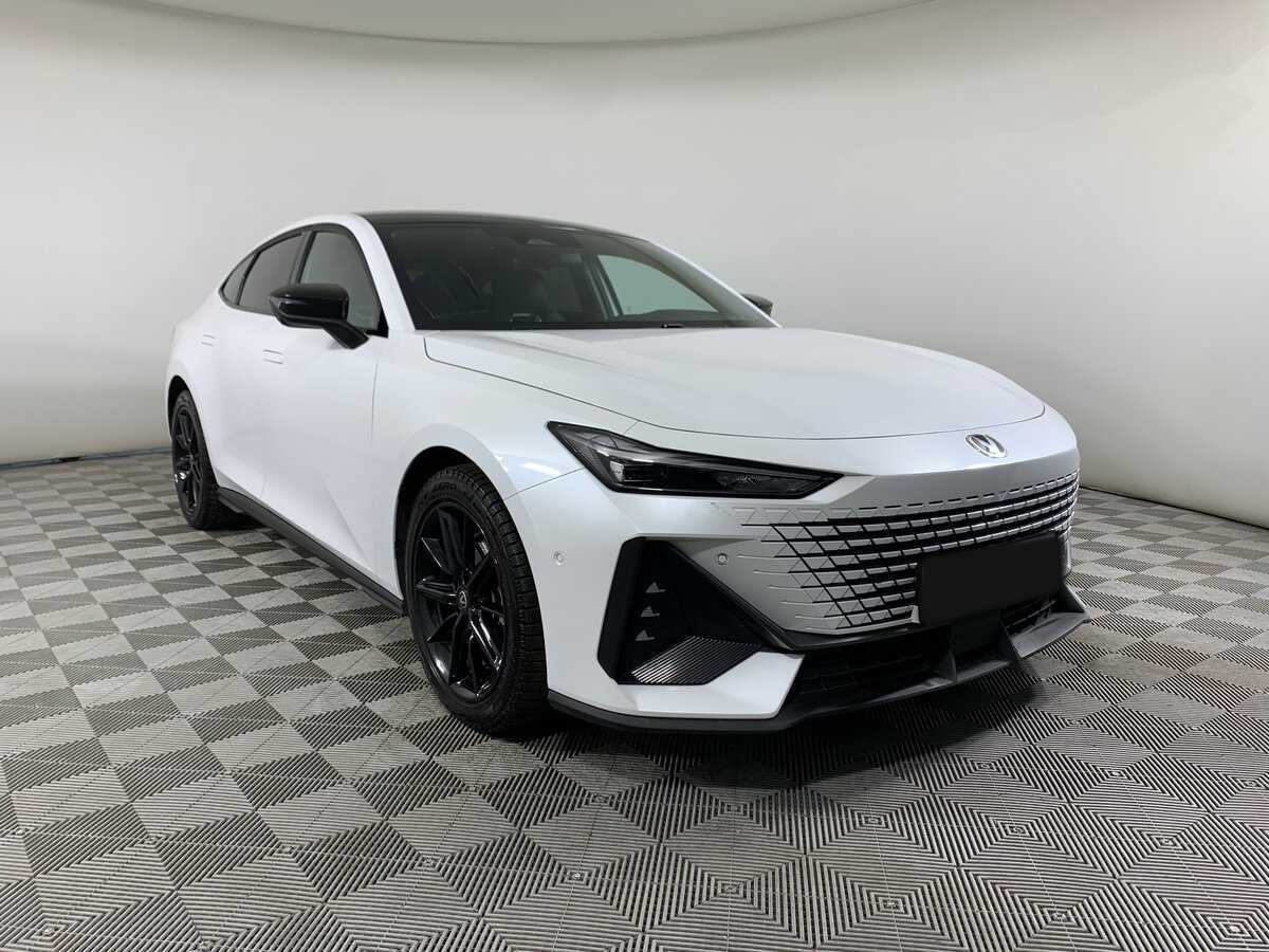 Changan UNI-V с пробегом — 2024 год. Фото: #2