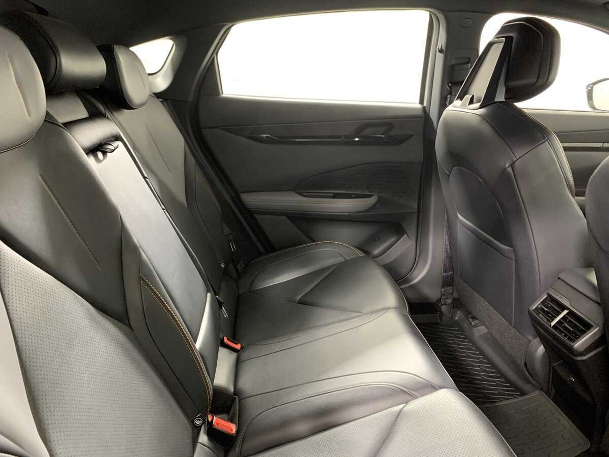 Changan UNI-V с пробегом — 2023 год. Фото: #17