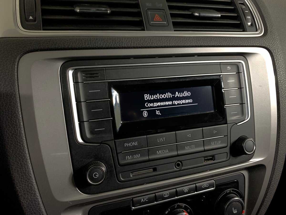 Volkswagen Jetta с пробегом — 2017 год. Фото: #14